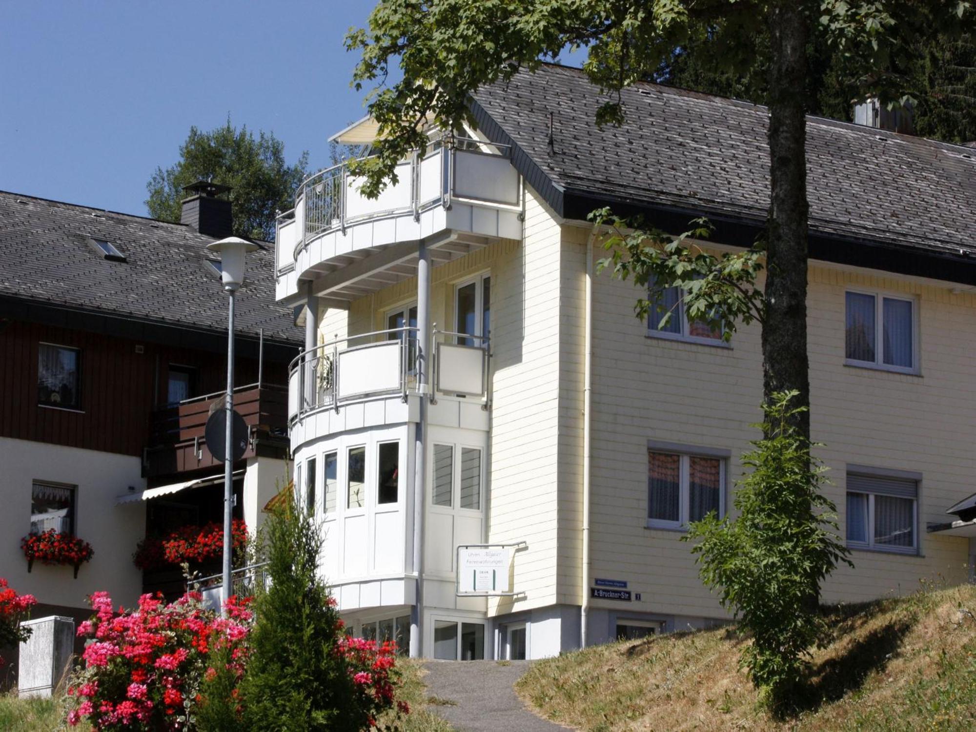 Ferienwohnungen Uhren Allgaier Schoenwald im Schwarzwald Exterior photo
